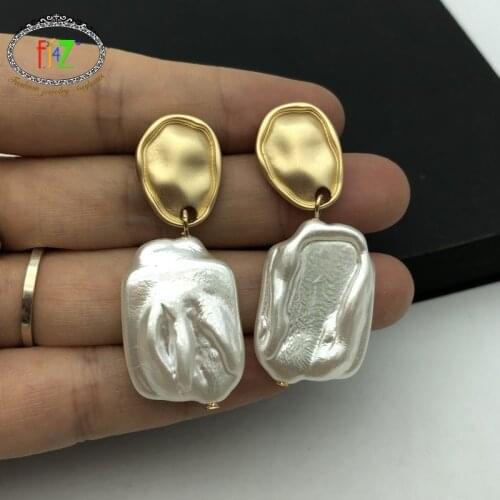F.J4Z Hot Women Imitation Pearl Earrings Baroque Irregular Square Pearl Statement Earrings Women Vintage Earrings Dropship