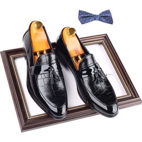 Yomior 2021 New Men Casual Shoes Spring British Formal Dress Leather Shoes Pointed Toe Tassel Business Wedding Oxfords Loafers