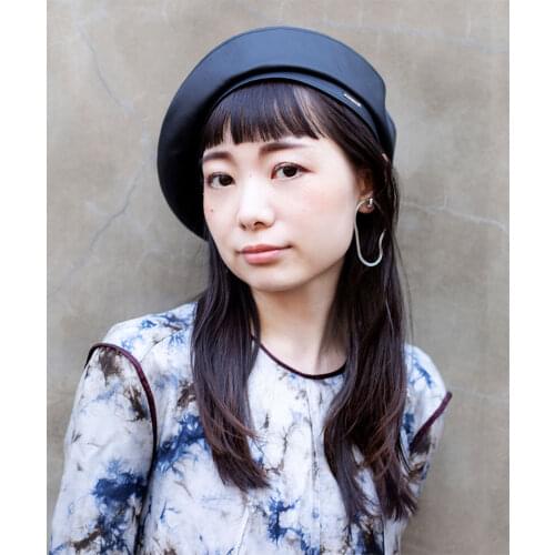 Janpan Designers Classic Black/Ivory Beige PU Beret Comfy Street Chic Ladies Bright Stitched Metal Decorate Faux Leather Beret