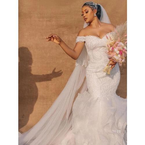 African Plus Size Mermaid 2021 Wedding Dress Waist Slimming Lace Applique Layered Ruffled Off-Shoulder Bridal Gown