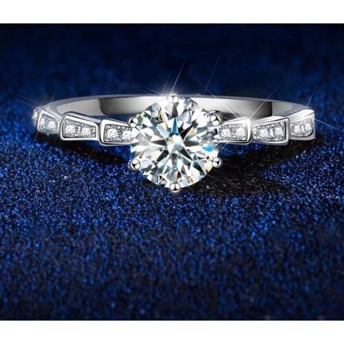 Snake Style 925 Sterling Silver Moissanite Ring，Ring For Women， D Color VVS ， Marriage Party，With GRA，Fine Jewelry Wholesale
