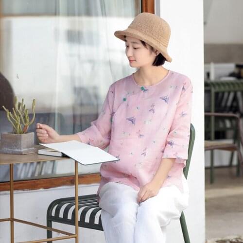 Johnature Summer O-neck Plate Buckle Fashion Print Shirt 2021 New Loose Retro All-match Three Quarter Sleeve Women Tops