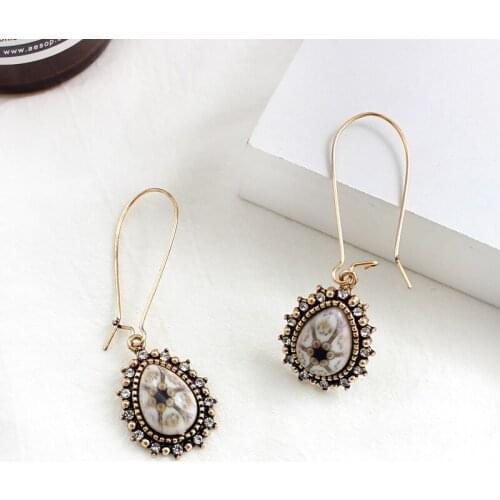 Fashion Golden Drops Pendant Earrings Crystal Claw National Style Pattern Stone Earring Womens Charm Simple Vintage Jewelry