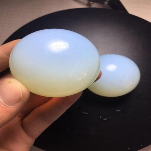 New fashion natural crystal ball, opal ball - shaped decoration ，playing crystal ball for home decoration specimen