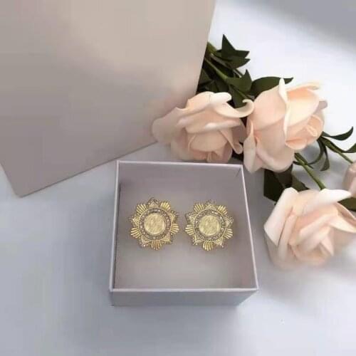 New punk style earrings European and American luxury popular styles Baroque earrings