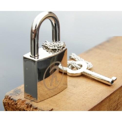 Nana lovers lock necklace Nana couple necklace lock of Nanjing animation R letter lock