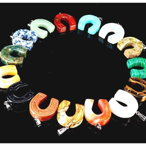 Natural Crystal stone Semi-Precious Stone Carved Colorful Horseshoe Pendant Necklace Womens Jewellery Anti-Fade Alloy Chain