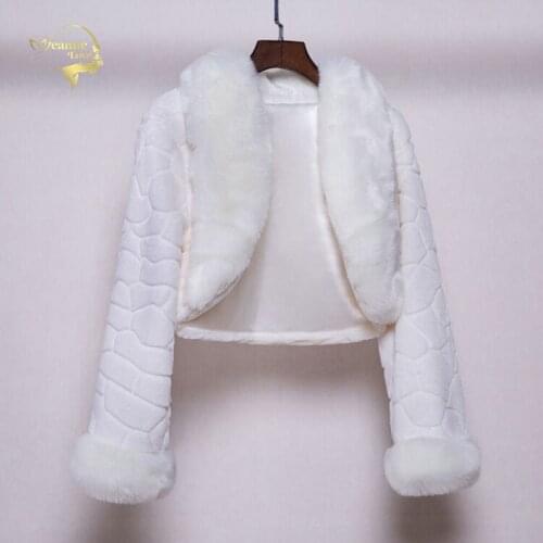 Ivory White Fur Winter Boleros Long Sleeves Women Bridal Wedding Cape 2020 Faux Fur Bridal Cloaks Wedding Coat In Stock Jackets