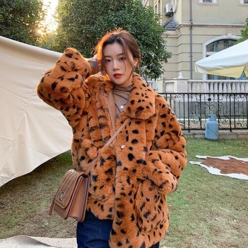 Women Winter Fashion Leopard Print Jacket Female Korean Loose Plus Velvet Thick Warm Coat Ladies Casual Women Faux Outwear L902