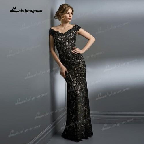 Elegant Gray Mermaid Lace Mother of the Bride Dresses with Shawl Sleeveless V Neckline Black Wedding Guest Gowns Appliqued