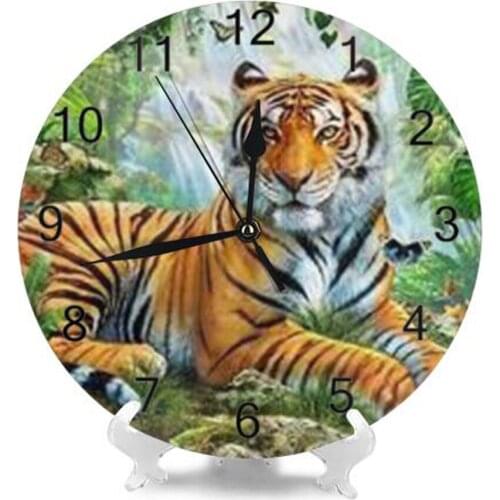 Tiger Pattern Big Round Wall Clocks Numeral Digital Dial Mute No Ticking Sound Battery Operated Kitchen Clocks Home Decoration