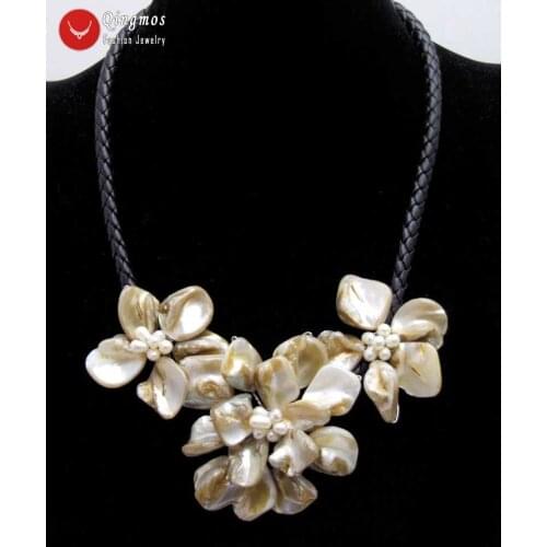Qingmos Trendy White Shell Flower Pendant Necklace for Women with 3 Piece Baroque Shell Chokers Necklace Jewelry 18'' Nec6366