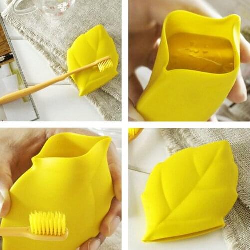 Tooth Brushing Cup Portable Hot Folding Maple Leaf Shape Silicone Gargle Wash Cup for Outdoor Camping Hiking Travel Tools MZL179