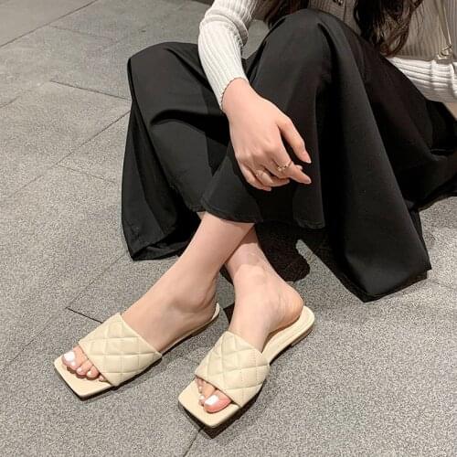 Womens shoes square toe fashion sandals and slippers women 2021 new plaid fashion flat slippers sandals for outer wear
