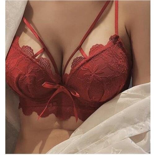 Sexy lace underwear with rims Female red Birthday cow wedding bra gathers small breasts adjusts thepair of breasts supports them