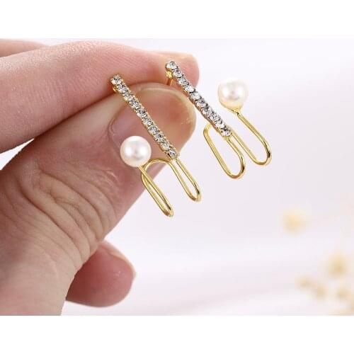 South Koreas Style Wild Temperament Earrings Girl Jewelry Simple Small One Horizontal Pearl Gothic Stud Earrings New Hot Sale
