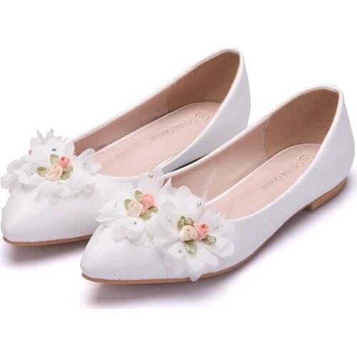 2021 spring shallow mouth pointed toe womens singles shoes lace flowers large size wedding shoes bride bridesmaid dress shoes