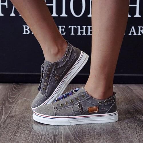 Fashion Sneakers Women 2020 Spring New Solid Color Lazy Foot Set Small White Shoes Shoes for Women Sneaker Size 43 Women Shoes