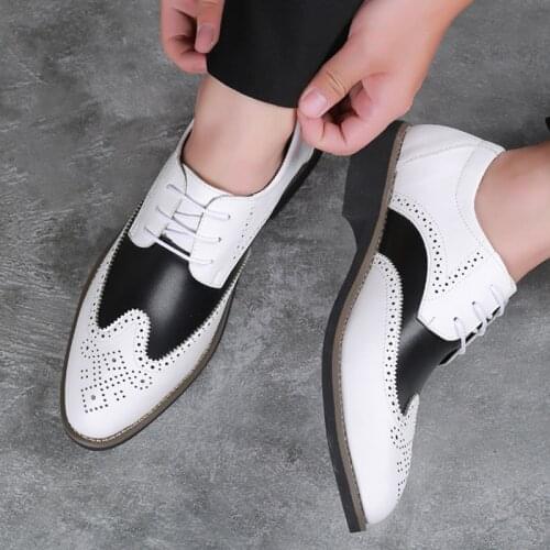 2021 Fashion Men White Dress Shoes+male Pointed Toe Flats Designer Shoes Men Formal High Quality Italian Dress Brogue Shoes Men