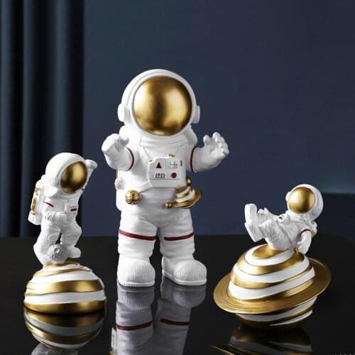 Nordic Resin Space Astronaut Sculpture Figurine Modern Minimalist Ornament Home Decoration Accessories Living Room Birthday Gift