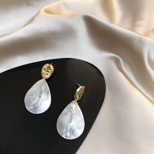 Gold Color Metal White Acrylic Geometric Shell Shape Drop Earrings 2020 Alloy Fashion Big Dangle Earrings Women Party Jewelry