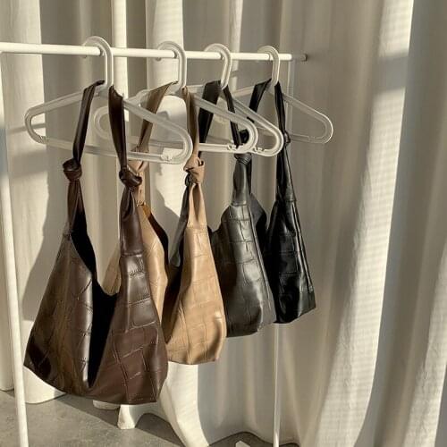 2021 Ins New Korean Version of Fashion Chic Strap Single-shoulder Underarm Bag Large-capacity Literary Travel Bag Minimalist