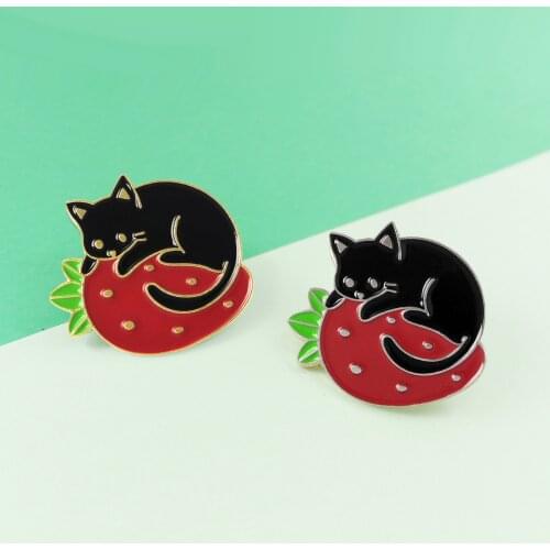 Cute Strawberry fruit Cat Enamel Pin Cartoon Backpack lapel Pin Brooch Accessories Gifts for Girls and Children