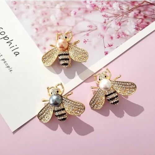 Delicate Little Bee Series Brooches Fashion Insect Crystal Rhinestone Pins Badge Cartoon Metal Jewelry Gifts Wholesale for Women