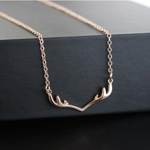 Simple Sweet Little Antlers Pendant Necklace for Women Christmas Cute Short Clavicle Chain Necklace New Arrived Jewelry Gifts