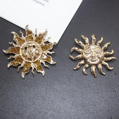 Fashion new creative art texture Sun Brooch smiling face ceramic painted Brooch ladies clothing accessories wholesale