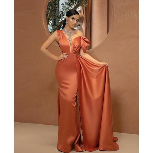 2022 Elegant Orange Mermaid Evening Dresses Illusion Sheer Neck Crystal Beading Prom Dress Satin Celebrity Runway Fashion Gowns