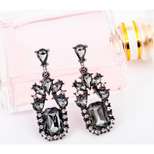 Womens Fashion Earrings Black Color Crystal Geometric Earring Flash Drill Rhinestone Vintage Earrings For Girl Men
