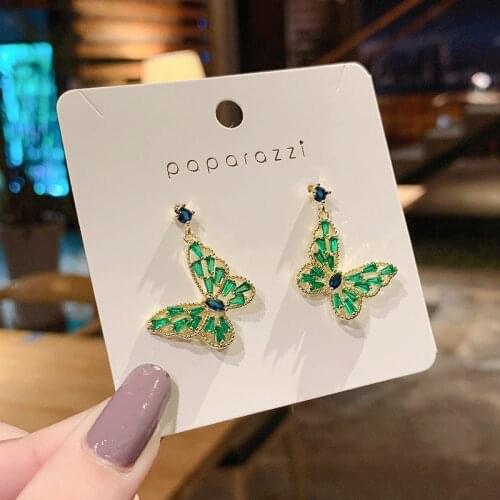 Temperament Green Color Crystal Butterfly Dangle Earrings for Women Gold Color Alloy Hollow Simulation Wing Drop Earrings Gift
