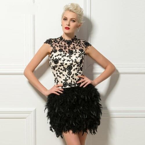 Black Short Feathers Cocktail Dresses Sexy Backless High Neck Cap Sleeves Lace Appliques Chic Party Gowns Vestido De Festa Curto