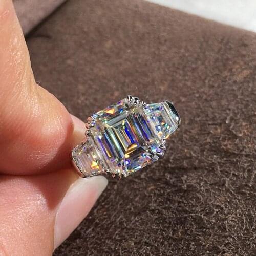 Huitan Gorgeous Crystal Cubic Zirconia Wedding Rings for Bride Shiny Geometric CZ Simple Elegant Design Women Engagement Jewelry