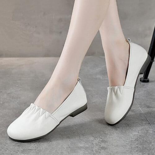 Women Flats Casual Loafers Autumn 2021 Shallow Mouth Shoes Fashion Slip on Ladies Leather Classic Round Toe Casual Walking Shoes