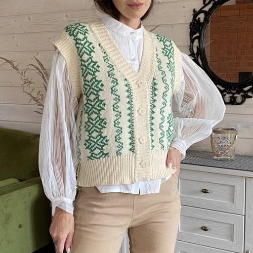 Colorfaith 2021 New Autumn Winter Women Sweater Sleeveless Vest Waistcoat Checkered French Style Knitted Short Tops SWV1509JX