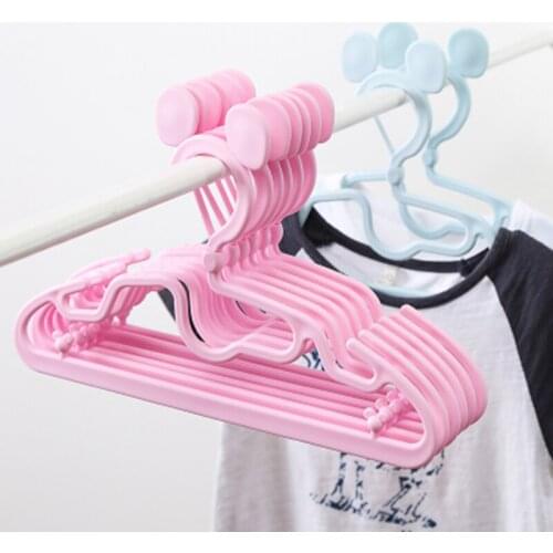 20 pcs/lot 28cm Cute Cartoon Design Plastic Clothes Hangers for Kids Wind-proof Non-slip Childrens Dress Hanger Drying Rack