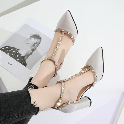 2021 Summer Shoes High Heels T Strap Rivet Pumps chunky Heels Sandal Patent Leather Dress Shoes White wedding shoes Ladies