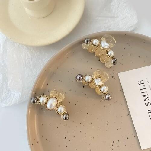 2021 Elegant Pearls Hair Claws Sweet Women Girls Hair Clips Back of the Head Hairstyle Makeup Headband Hairpin Hair Accessories