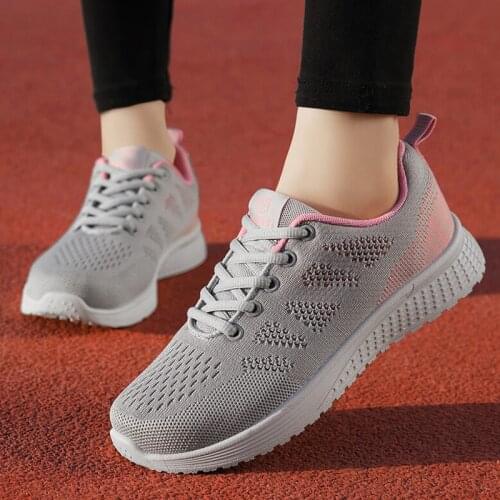 Woman Tennis Shoes Gray Fashionable Sports Shoes For Women Gym Sneakers Outdoor Indoor Walking Shoe Super Light Mesh Ladies Flat