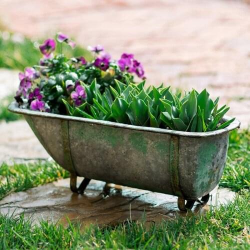 Metal rustic Vintage Bathtub Planter