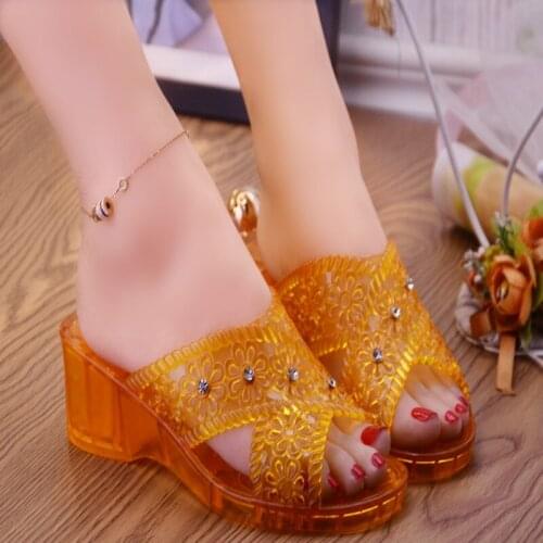 Summer ladies high-heeled flip flops sloped beach version of sandals and slippers leisure vacation women flip-flopskobietakapcie