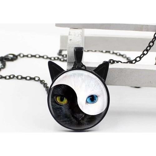 New gossip yin and yang cat necklace cat face pendant jewelry cat round glass necklace children gift jewelry