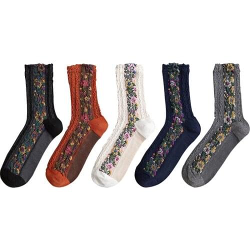 Middle Tube Socks Women Autumn And Winter Stylish Retro Palace Ethnic Pattern Middle Tube Socks Hot Sale Cotten Flower Socks