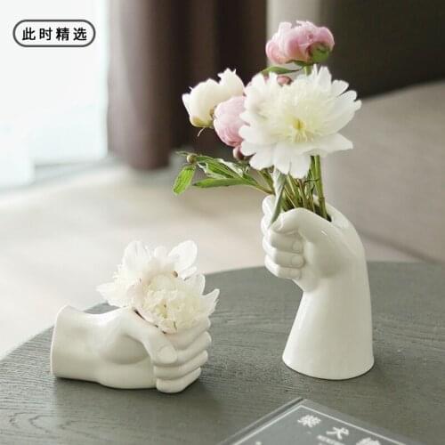 Modern simple hand-shaped vase simple desktop hydroponic dried flower flower arrangement container creative shape decoration
