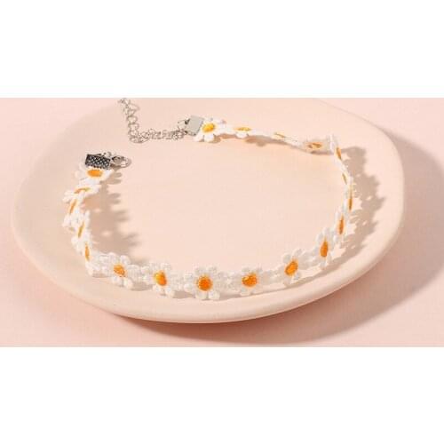 2021 Fashion Temperament Necklace Small Daisy Lace Collar Clavicle Chain Bohemian Retro Ins Wind Jewelry Female