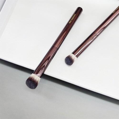 New VANISH SEAMLESS FINISH Concealer Makeup Brush Metal Handle Soft Bristles Angled Large Conceal Cosmetics Brush Beauty Tool