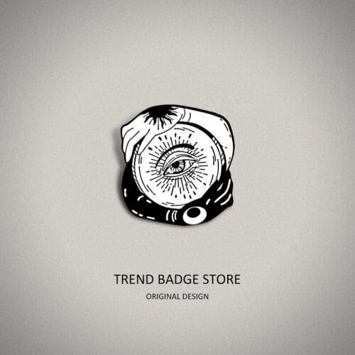 Fashion black and white Yin and Yang hand embrace radiant eyes personality design brooch accessories clothing accessories