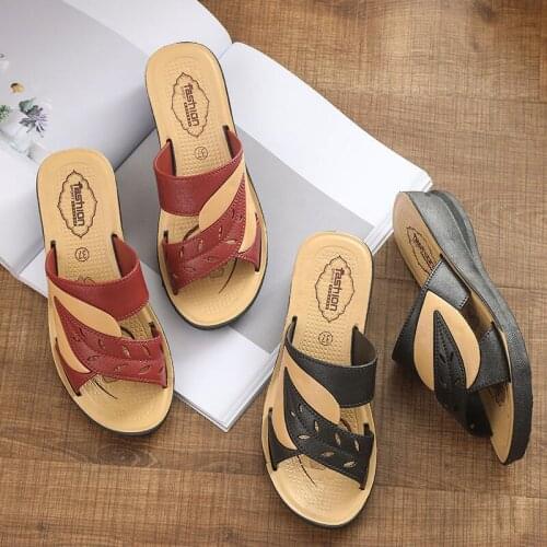 2021 New Hollowed Leisure Indoor Slippers Sandals Womens Flower Sandals